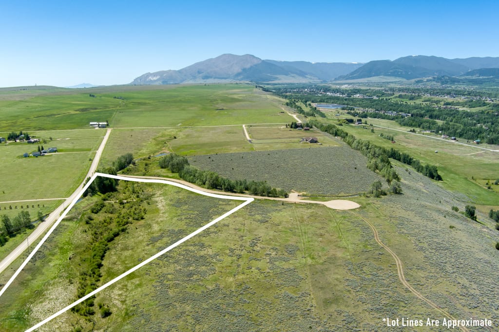 Aerial view of Lot 1 with approximate boundary outline along the length of the bench