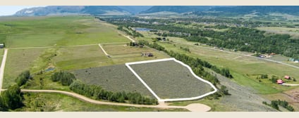 Aerial view of Lot 3 with approximate boundary outline along the length of the east bench